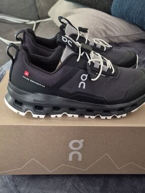 On Cloudhero Waterproof Women’s 5 / Youth 3.5 Black Shoes NWT